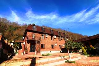 Отель ДжаНат Отель Сухум-0