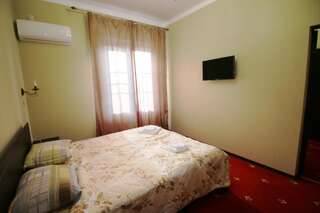 Отель ДжаНат Отель Сухум Люкс с балконом-5