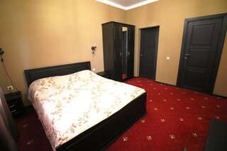 Отель ДжаНат Отель Сухум Двухместный номер Делюкс с 1 кроватью-2